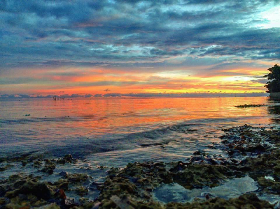 Birdland Beach Club Bolinao Exterior photo